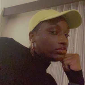 Meet your Posher, Briana